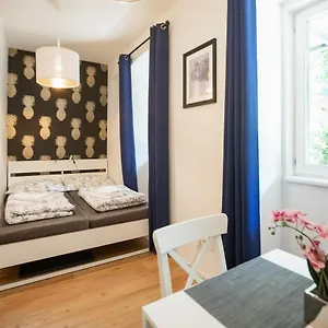 Urban House Apartment