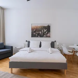 Air Conditioning 330 Mbit Wifi Self Check-in Apartment