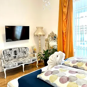 Sisi 103 M2 Apartment