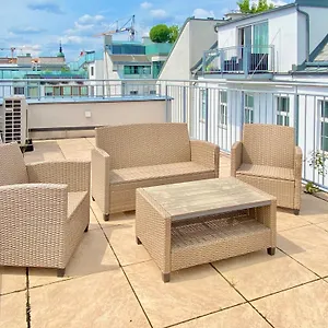 Steiner Residences Nestroyplatz Apartment